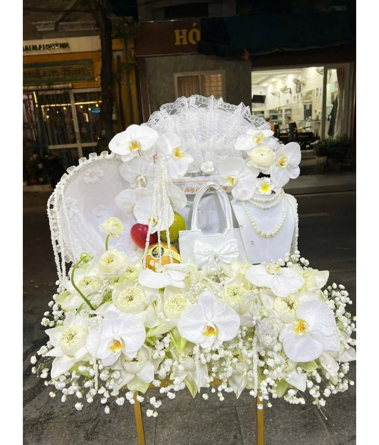 Mâm lễ viếng Cô Sáu cao cấp tại Côn Đảo.