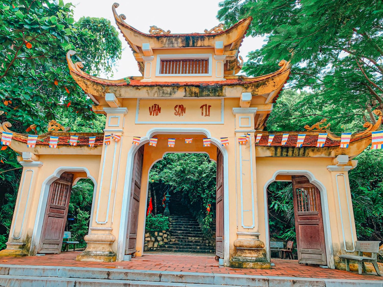 Chùa Núi Một (Vân Sơn Tự)
