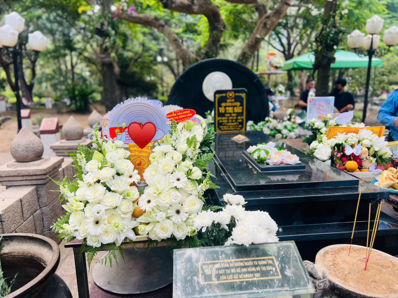 Trả lễ Cô Sáu từ xa uy tín