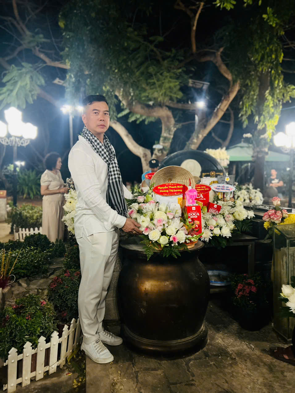 Kinh nghiệm tạ lễ Cô Sáu cho người đi lần đầu