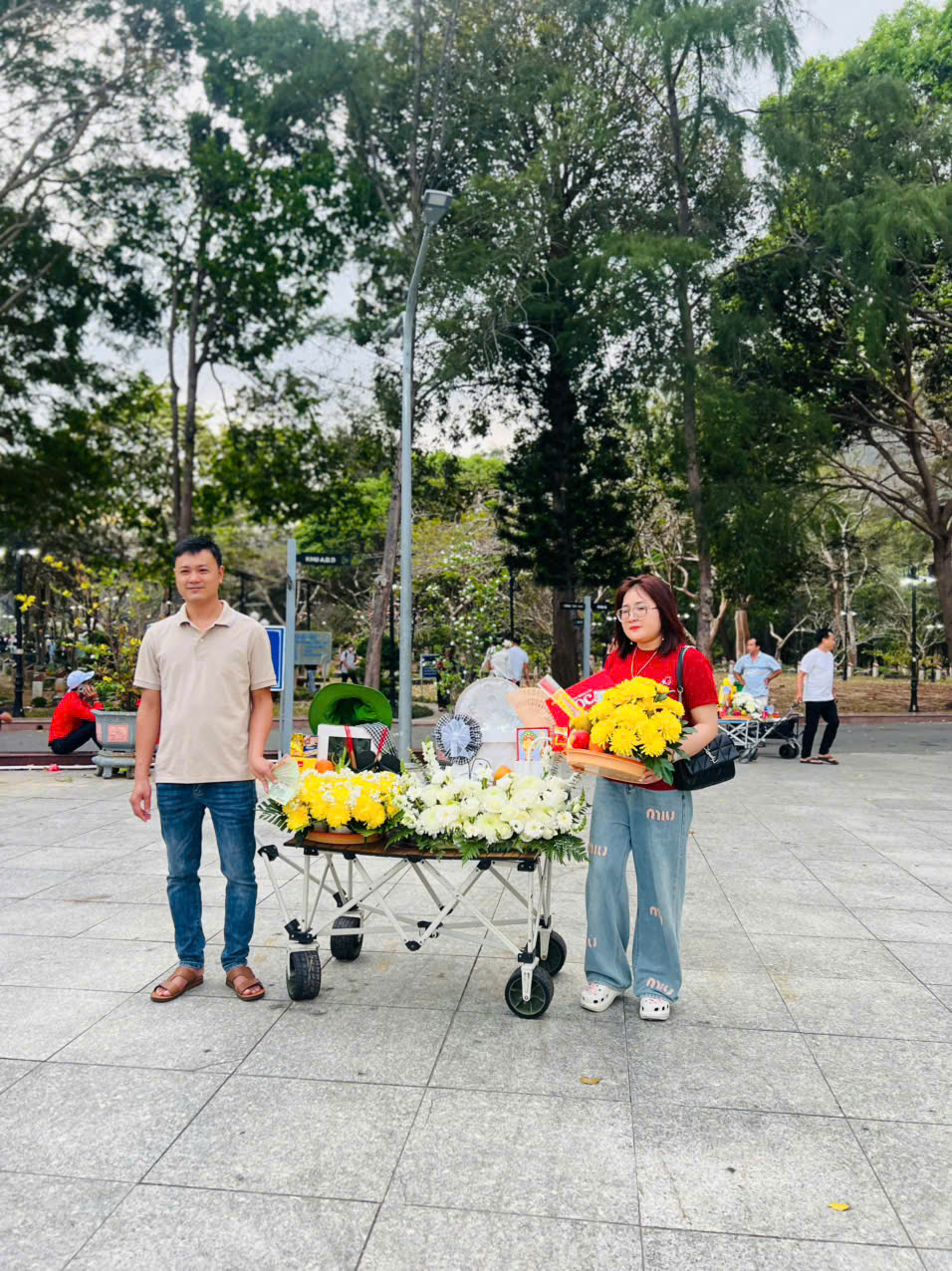 Xin lộc đầu năm trả lễ cuối năm Côn Đảo