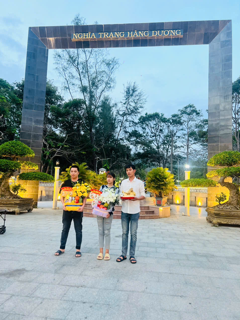 Xin lộc đầu năm trả lễ cuối năm Côn Đảo