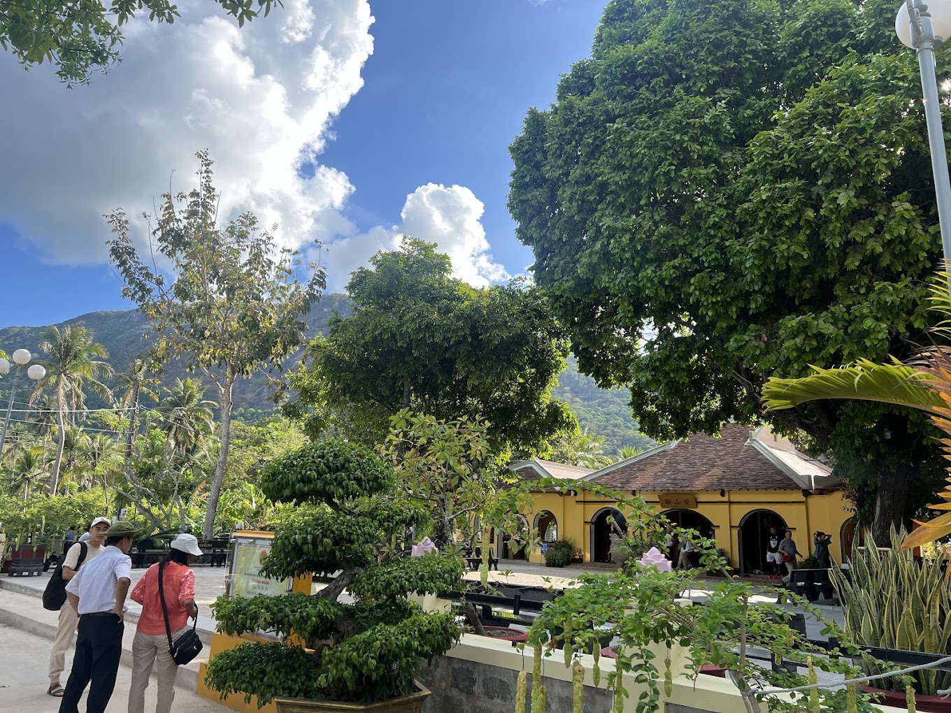 văn khấn miếu bà phi yến