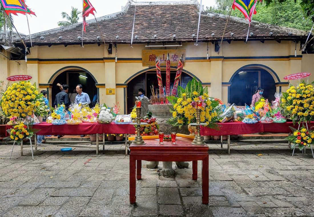 miếu bà phi yến cầu gì