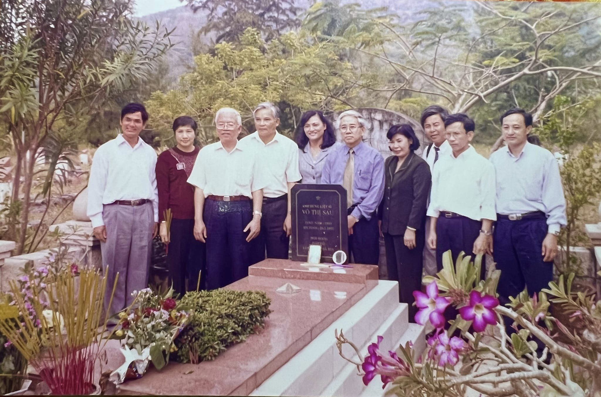 phần mộ chị Võ Thị Sáu trước khi được tôn tạo