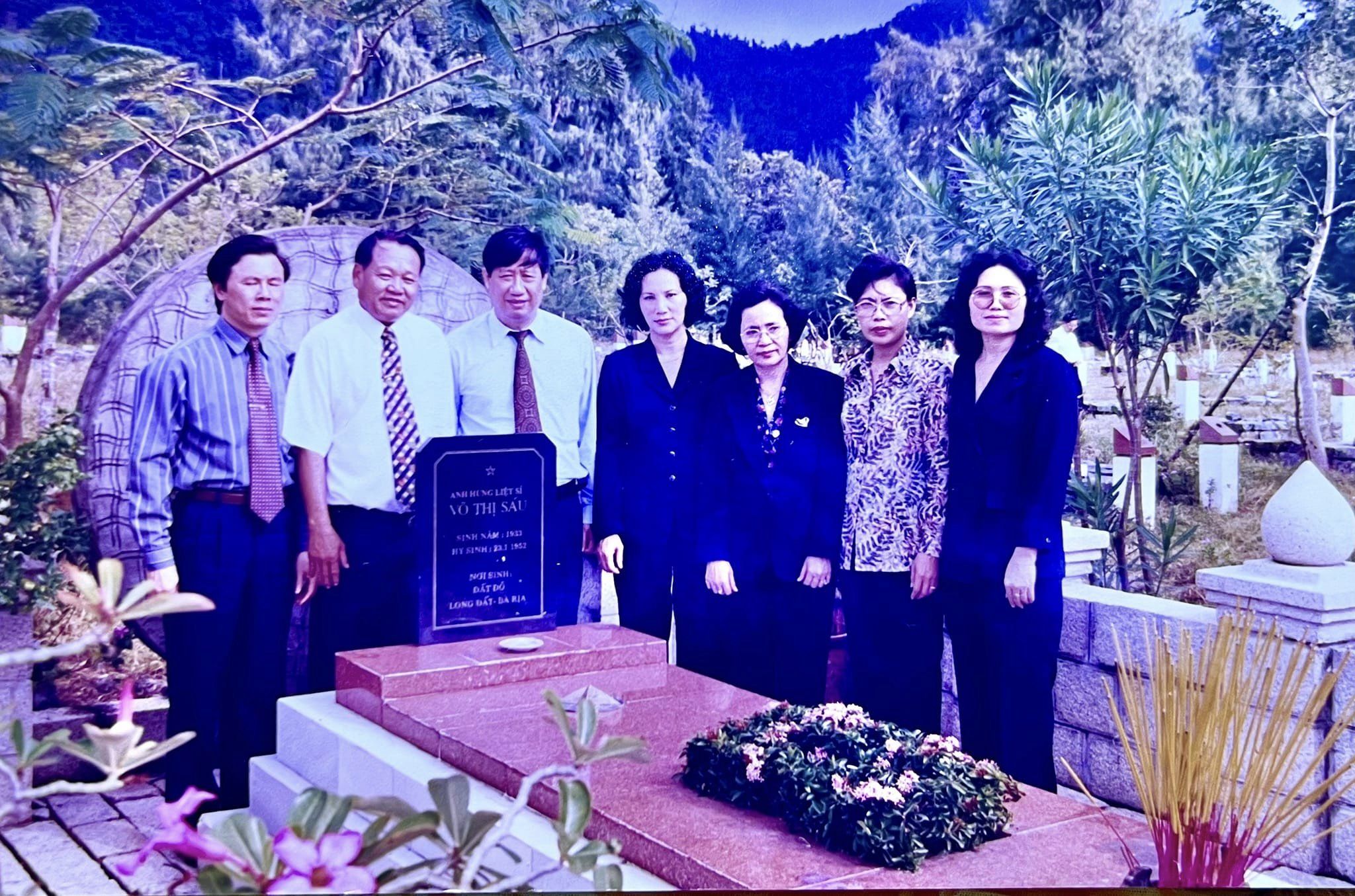 phần mộ chị Võ Thị Sáu trước khi được tôn tạo
