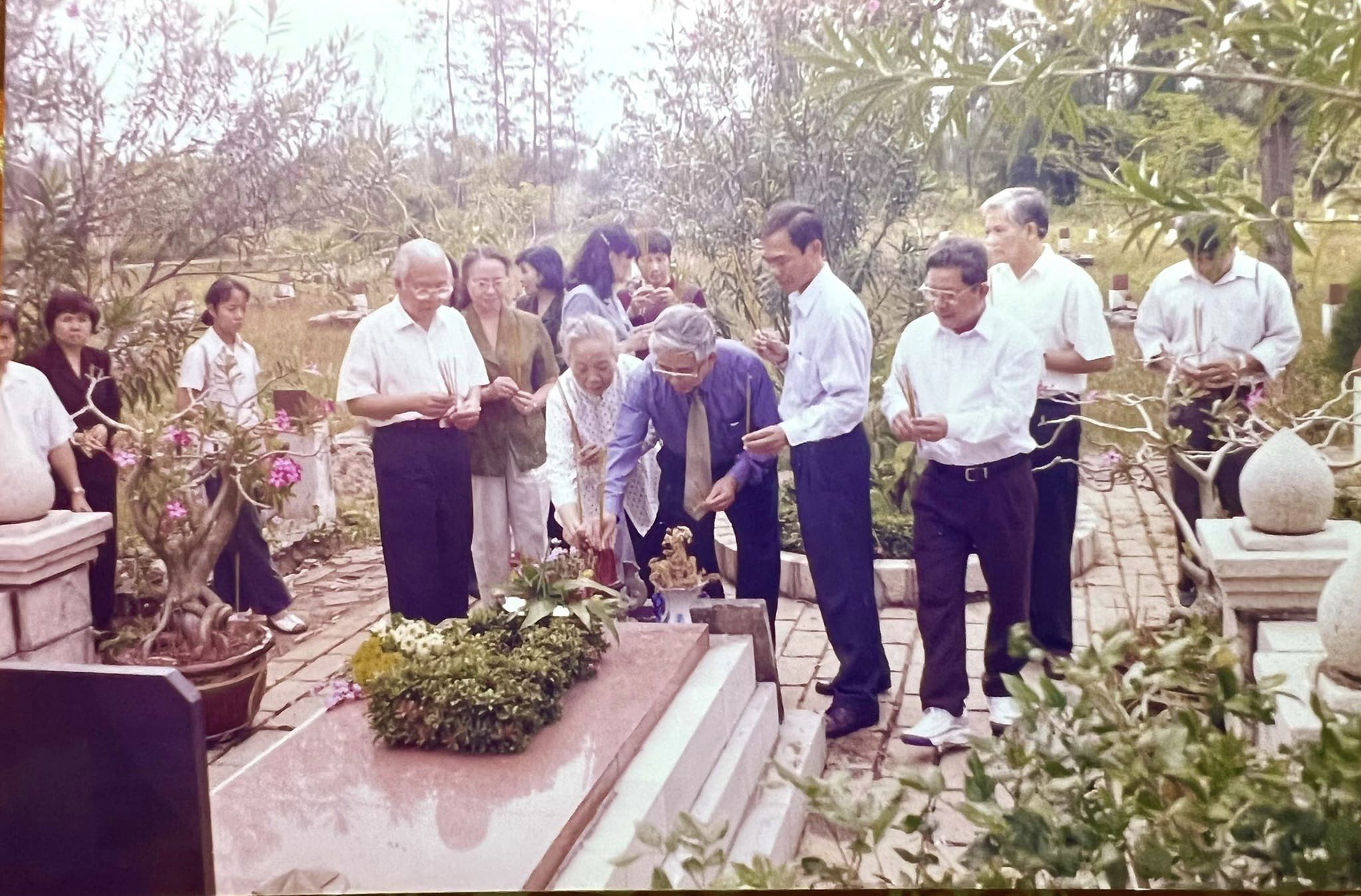 phần mộ chị Võ Thị Sáu trước khi được tôn tạo