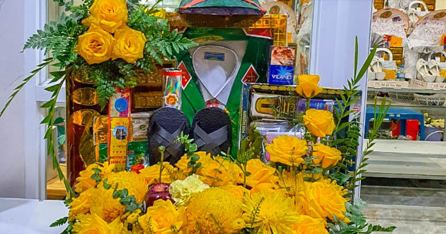 Đồ cúng chiến sĩ ở côn đảo